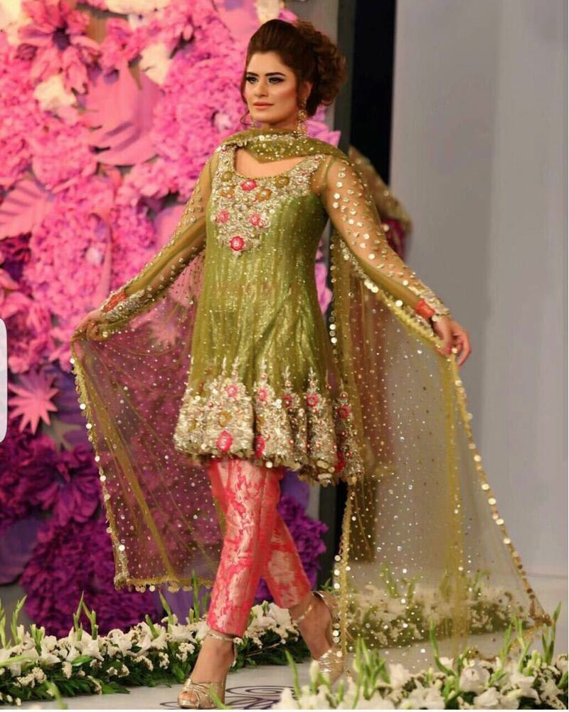 bridal mehndi dresses 2019