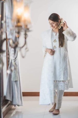 ayeza khan gray dress