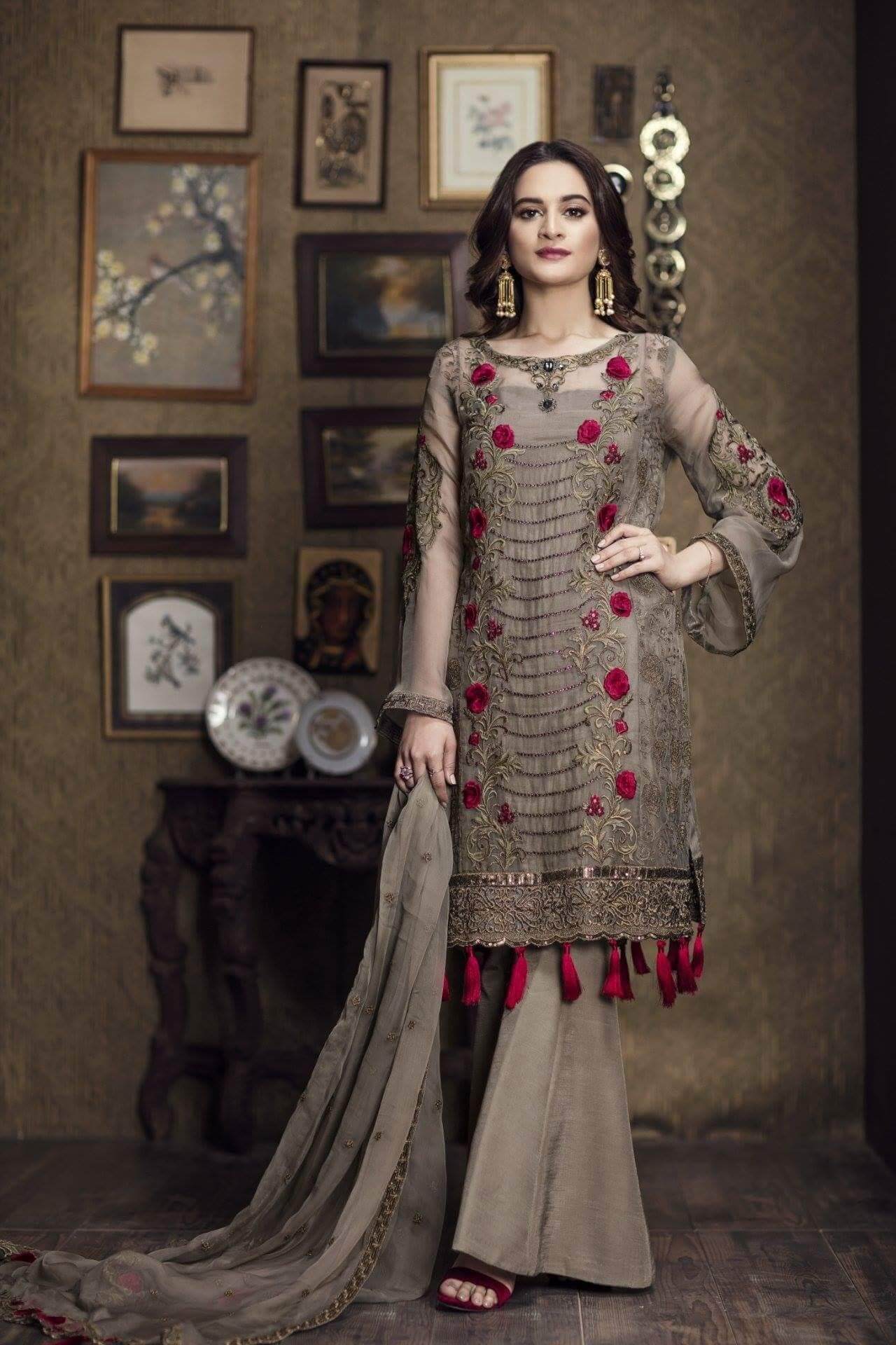 Shop Indian Dresses & Clothes Online | Latest Traditional Indian Outfits  Designs