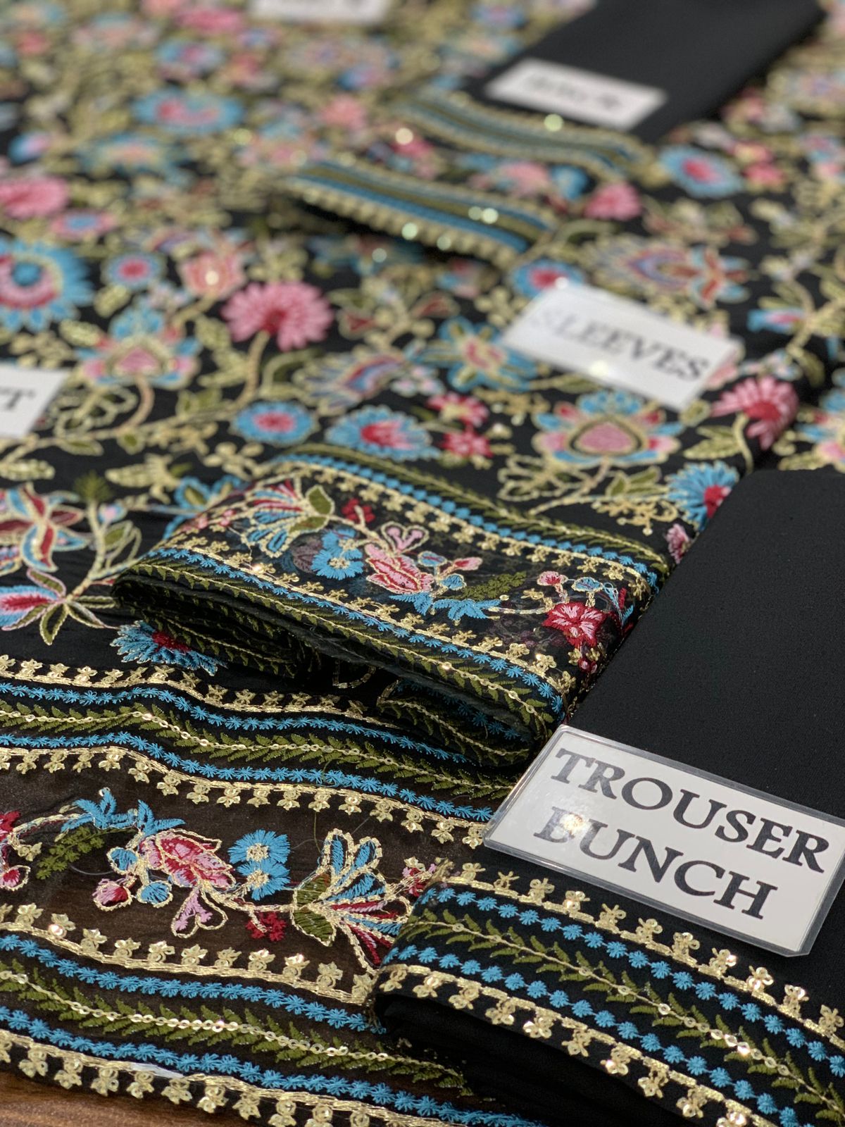 Baroque Black Silk Replica - Image 4